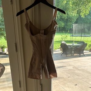 WOMENS SHAPEWEAR/ FAJA